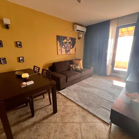 Apartment Sirena First Line Golden Sands